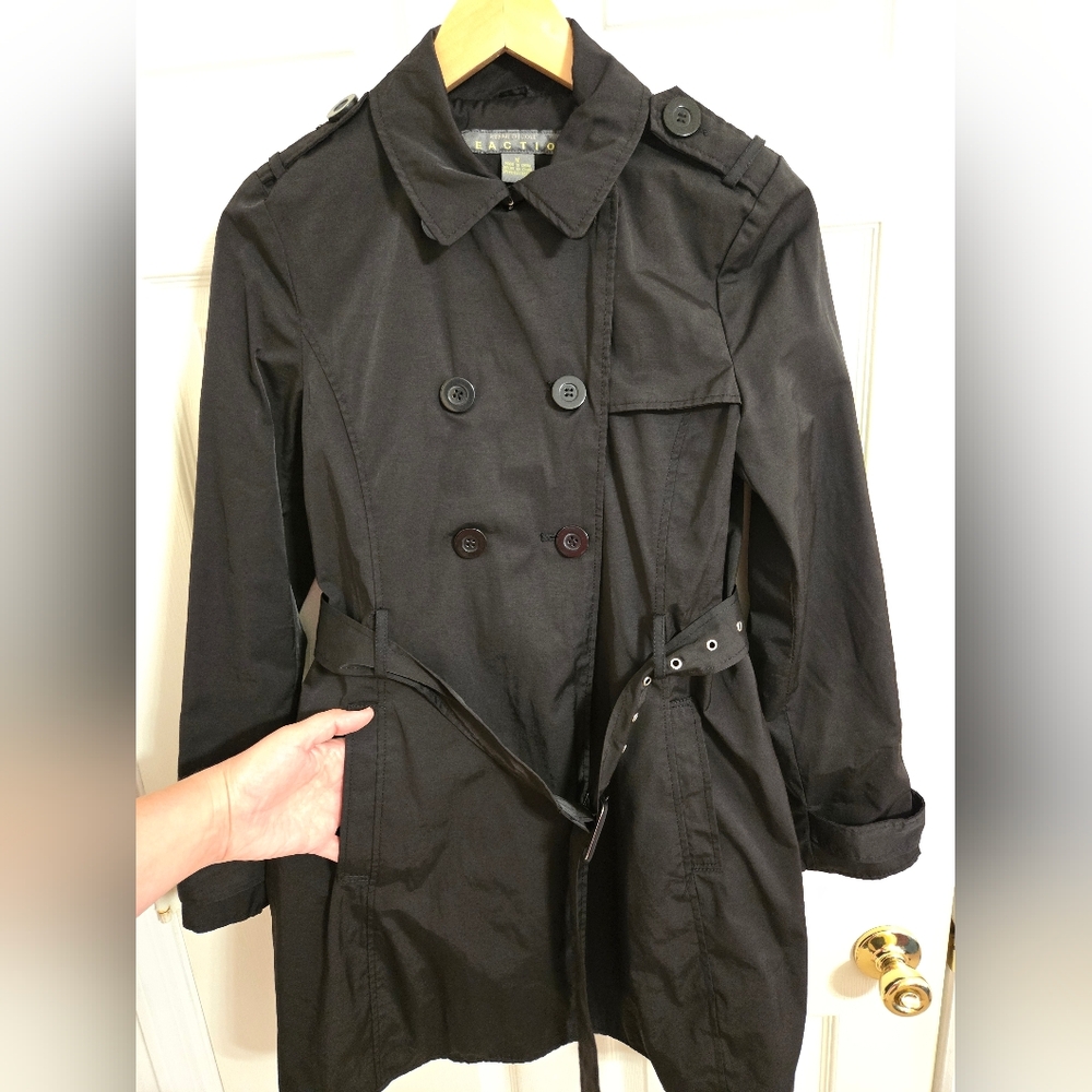 Kenneth Cole Women's Double-Breasted Black Trench Coat Short Size Medium - Picture 2 of 10